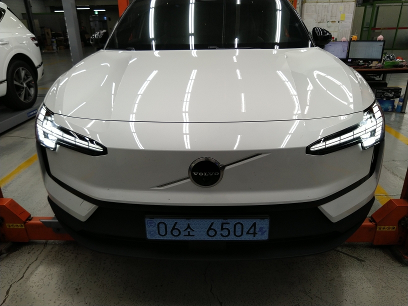Volvo EX30 2025 — inspection photo 1