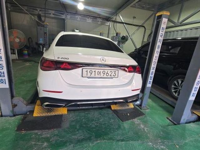 Mercedes-Benz E-Class 2026 — inspection photo 2