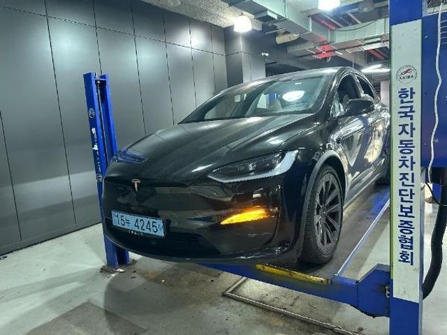 Tesla Model X 2023 — inspection photo 1