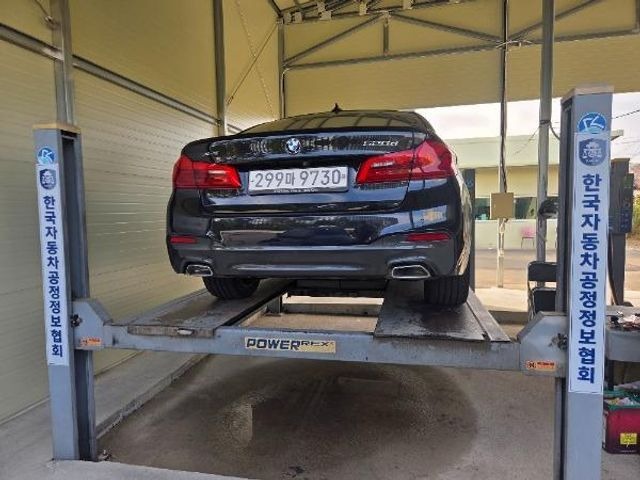 BMW 5-Series 2018 — inspection photo 2