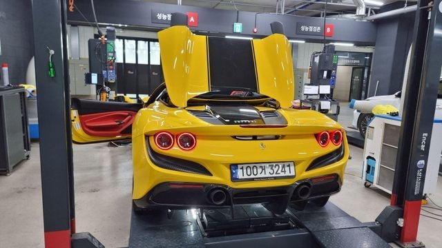 Ferrari F8 2021 — inspection photo 2
