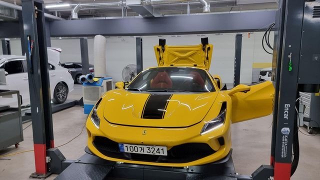 Ferrari F8 2021 — inspection photo 1