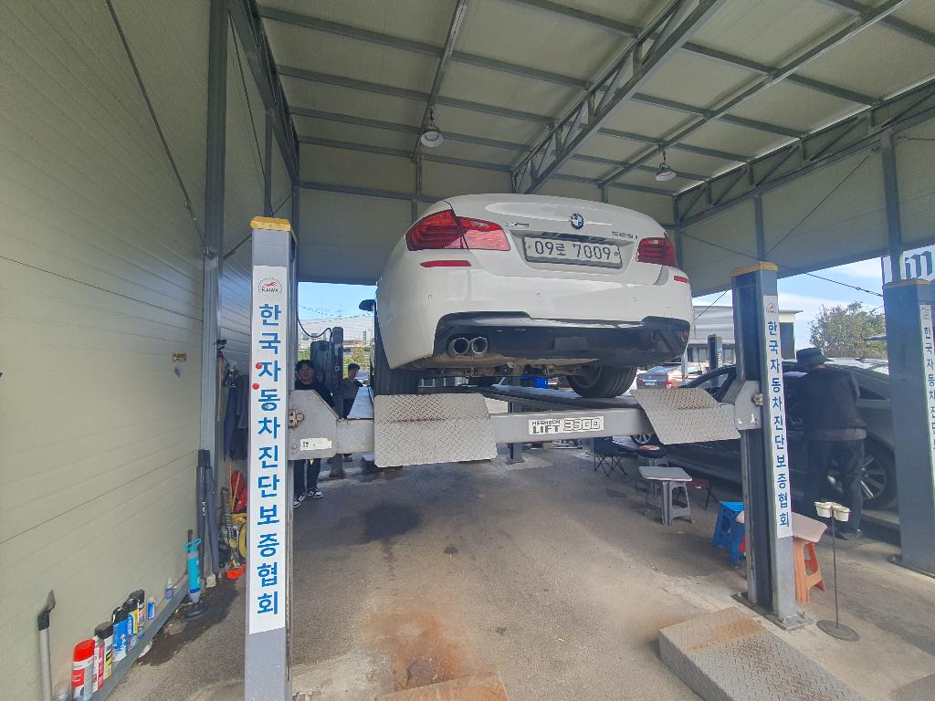 BMW 5-Series 2016 — inspection photo 2