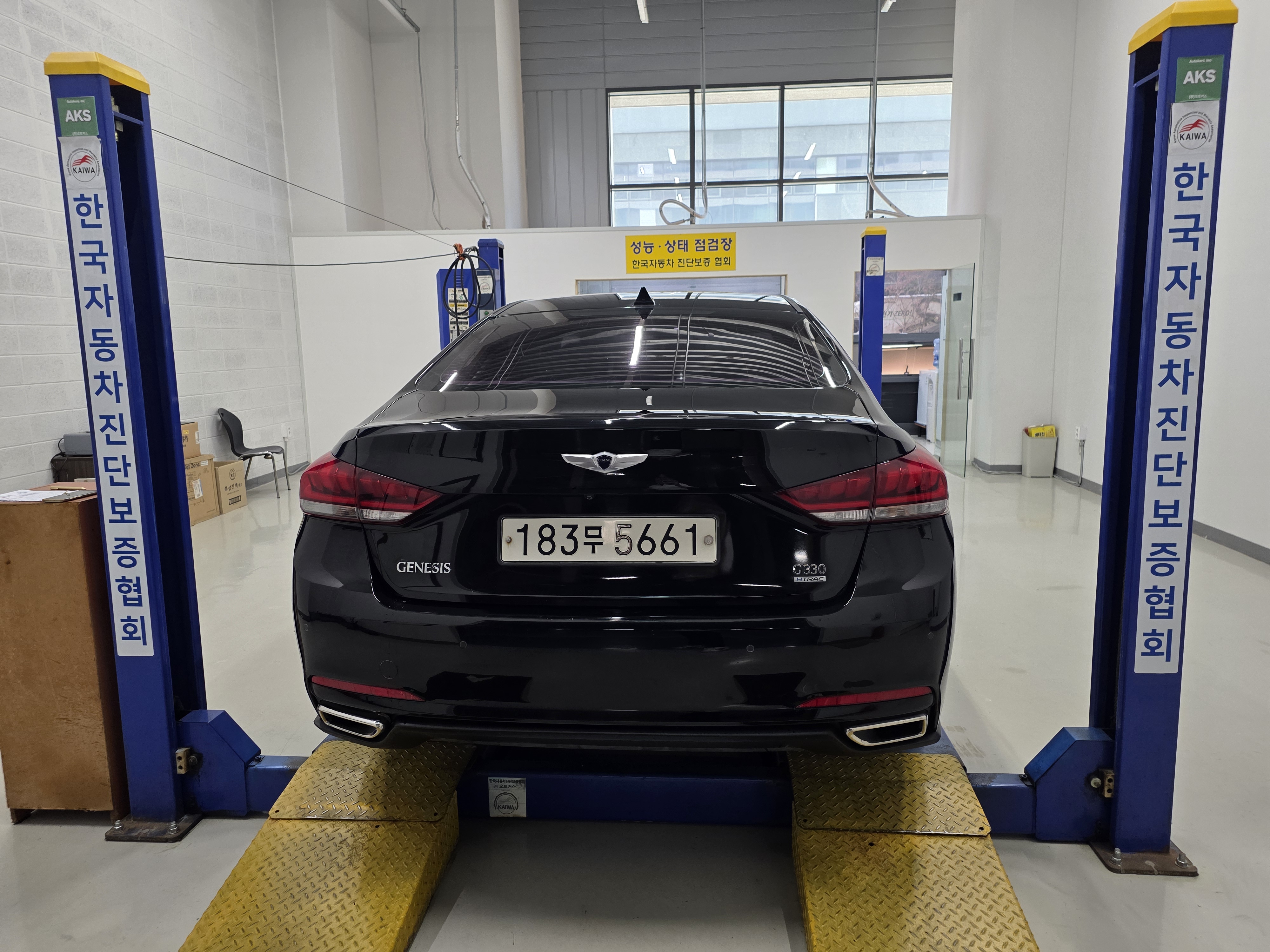 Hyundai Genesis 2016 — inspection photo 2
