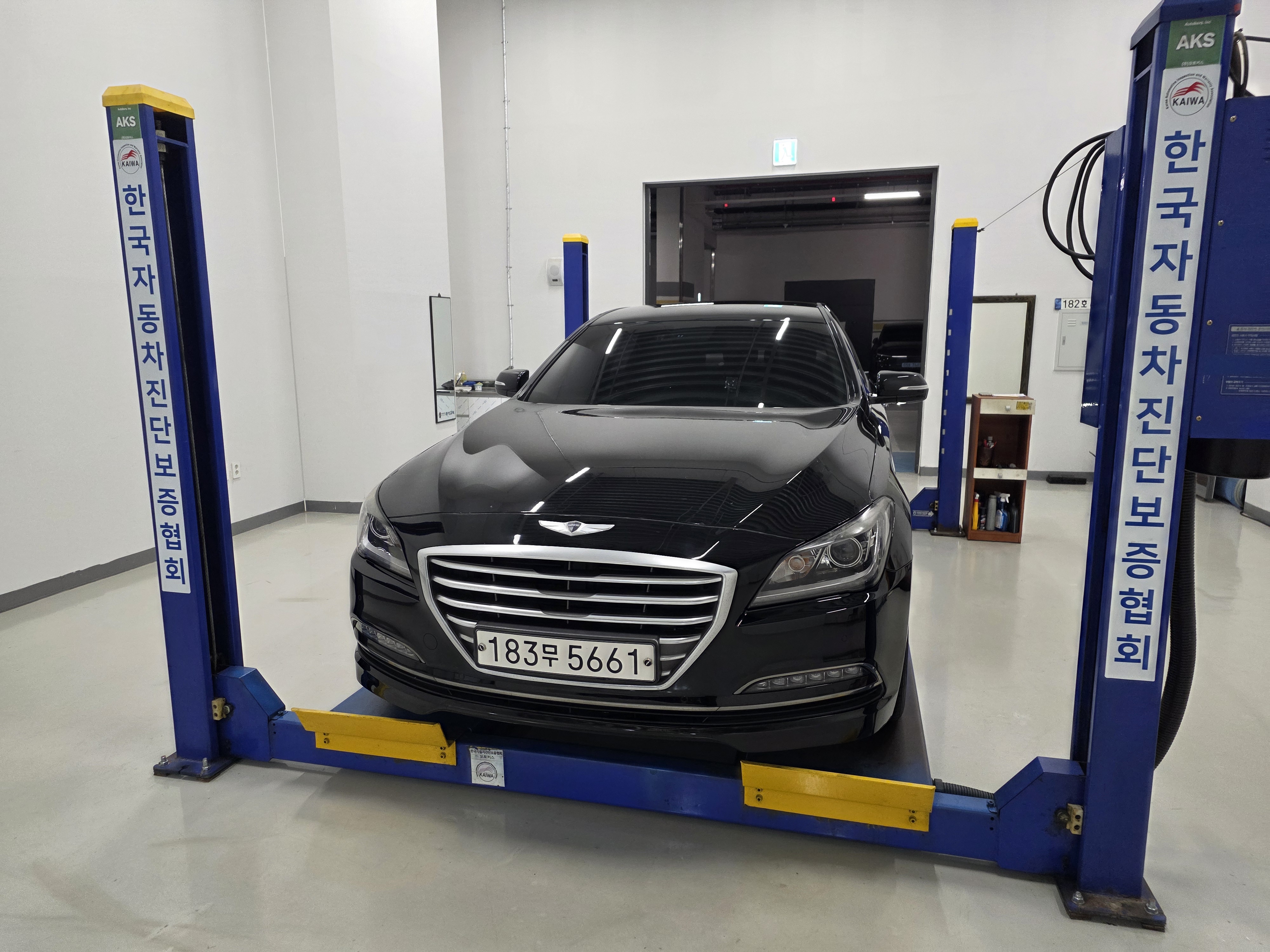 Hyundai Genesis 2016 — inspection photo 1
