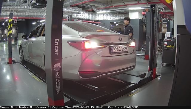 Lexus ES 2025 — inspection photo 2
