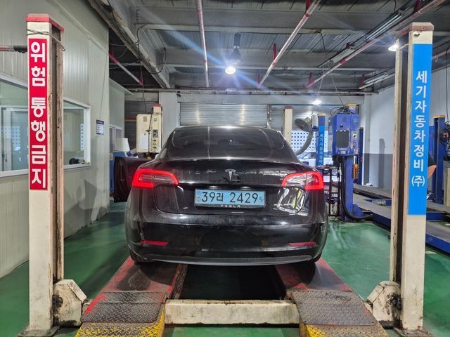 Tesla Model 3 2022 — inspection photo 2