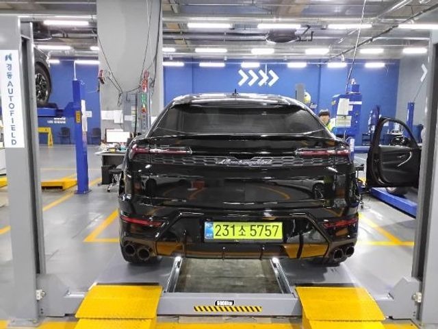 Lamborghini Urus 2026 — inspection photo 2
