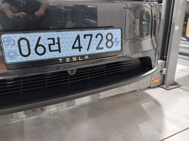 Tesla Model Y 2025 — inspection photo 1