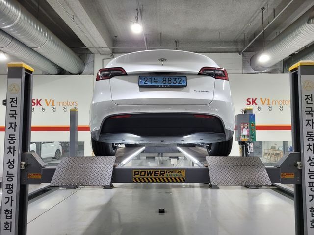 Tesla Model Y 2022 — inspection photo 2