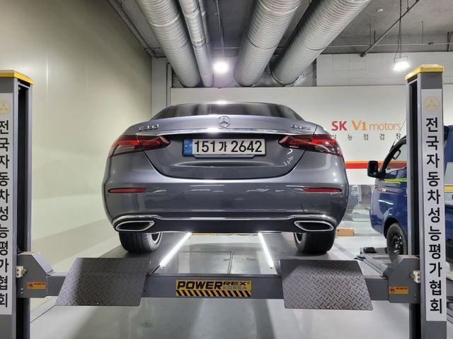Mercedes-Benz E-Class 2023 — inspection photo 2