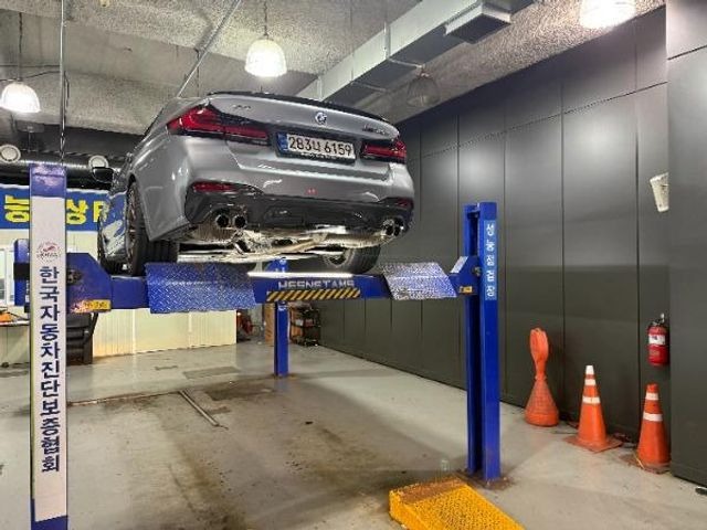 BMW 5-Series 2023 — inspection photo 2