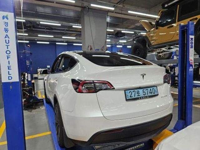 Tesla Model Y 2022 — inspection photo 2