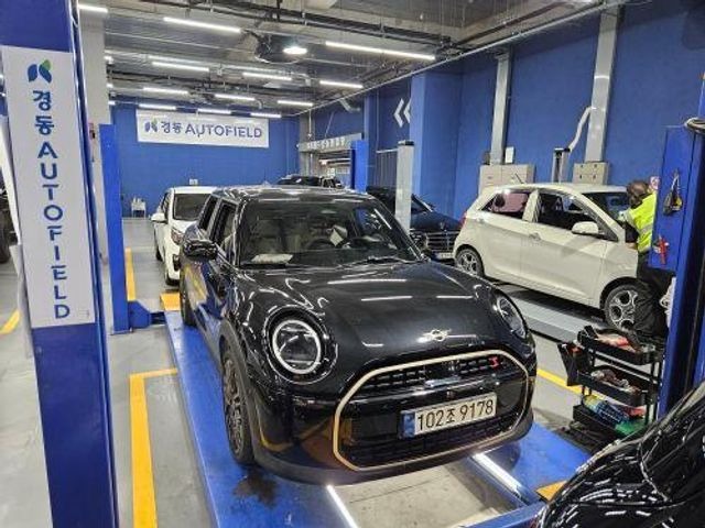 Mini Cooper 2025 — inspection photo 1