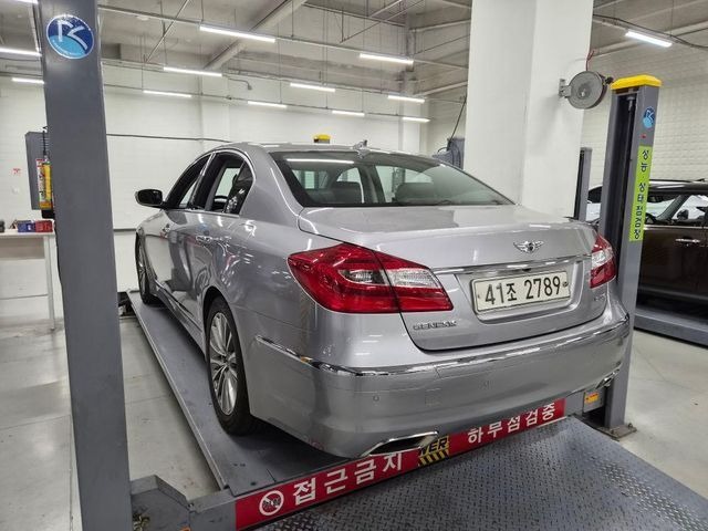 Hyundai Genesis 2013 — inspection photo 2