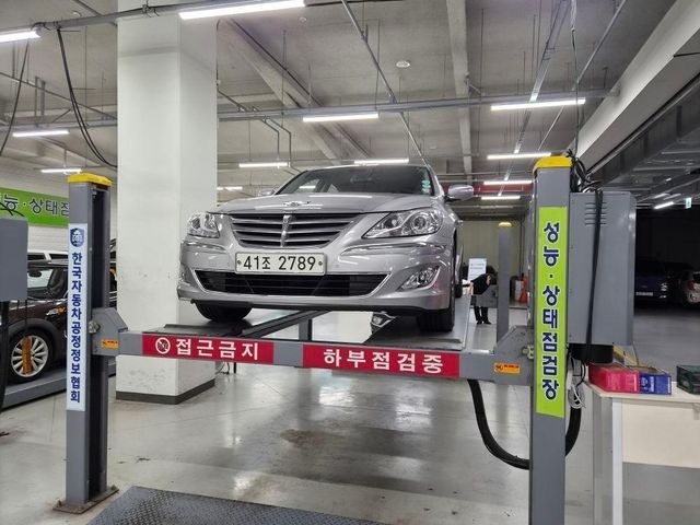 Hyundai Genesis 2013 — inspection photo 1