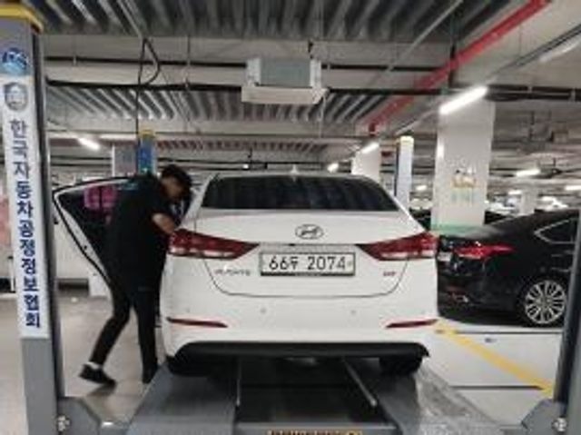 Hyundai AVANTE 2016 — inspection photo 2