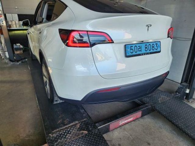 Tesla Model Y 2024 — inspection photo 2