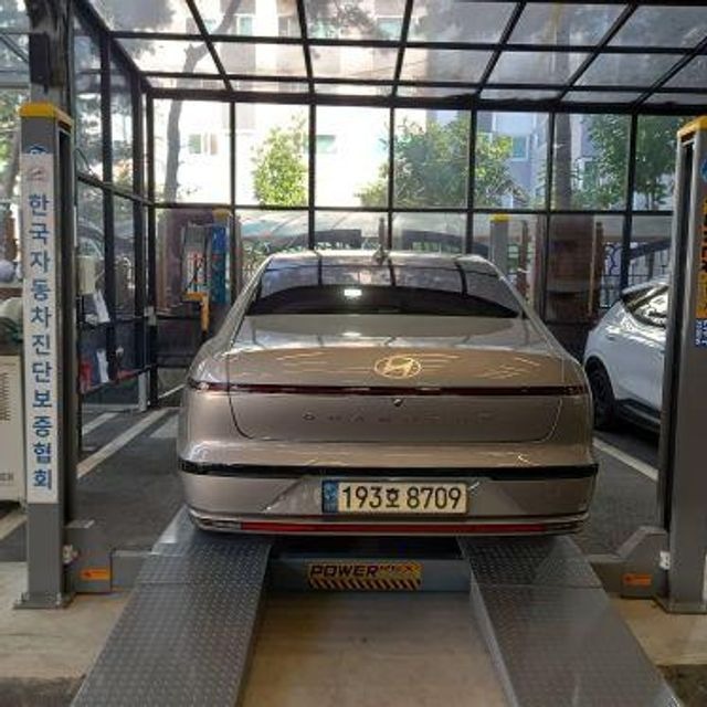 Hyundai Grandeur 2023 — inspection photo 2