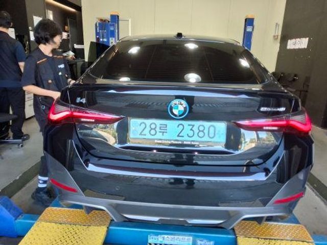 BMW i4 2023 — inspection photo 2