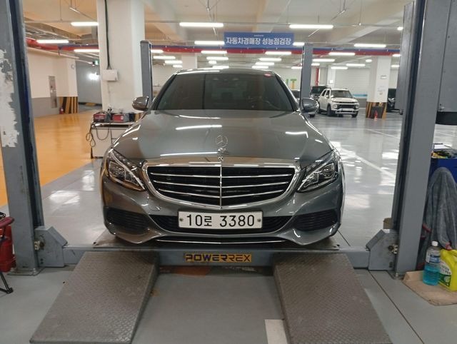 Mercedes-Benz C-Class 2018 — inspection photo 1