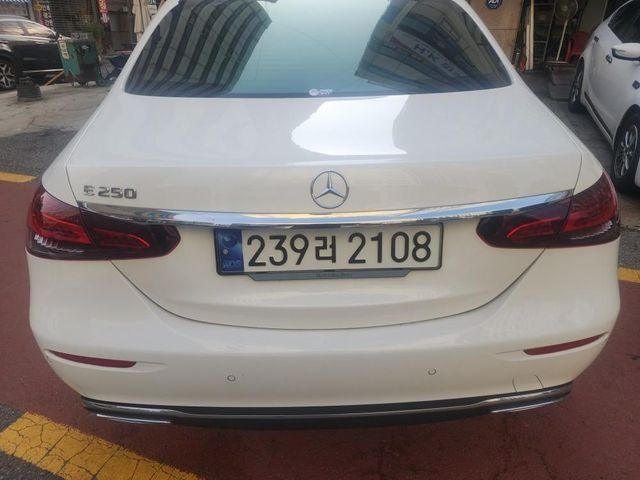 Mercedes-Benz E-Class 2023 — inspection photo 2