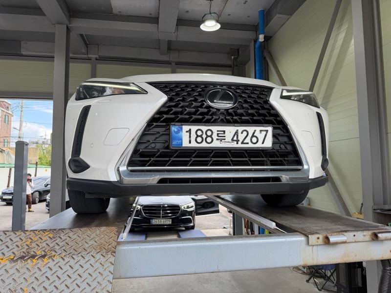 Lexus UX 2024 — inspection photo 1