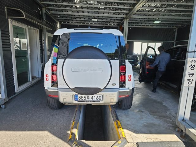 Land Rover Defender 2023 — inspection photo 2