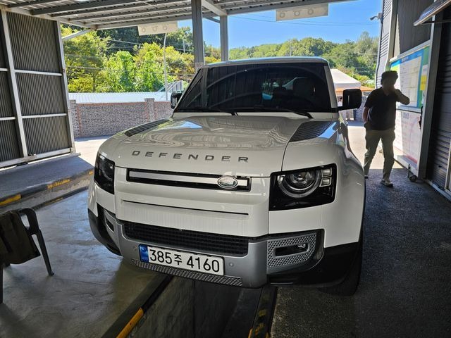 Land Rover Defender 2023 — inspection photo 1
