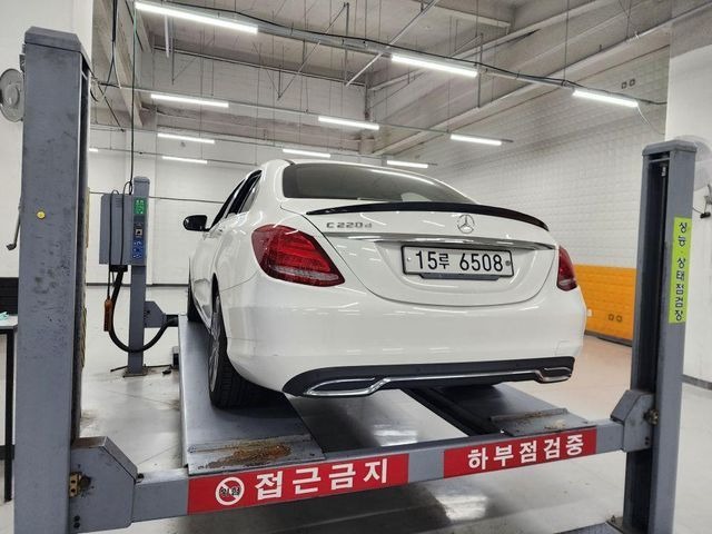 Mercedes-Benz C-Class 2018 — inspection photo 2