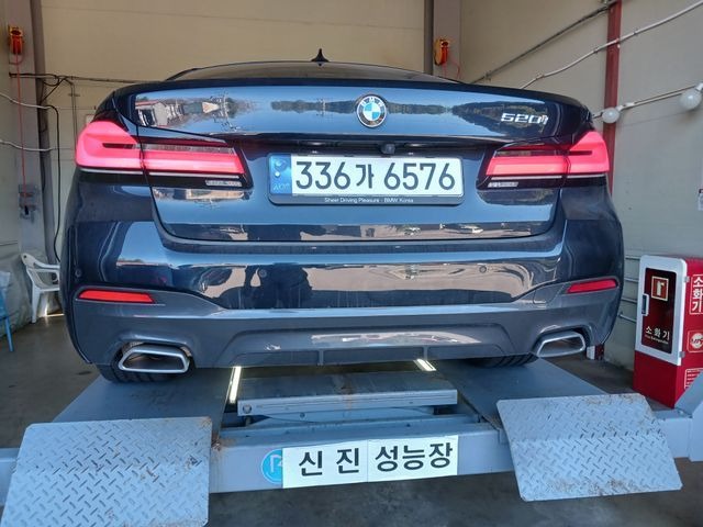 BMW 5-Series 2023 — inspection photo 2