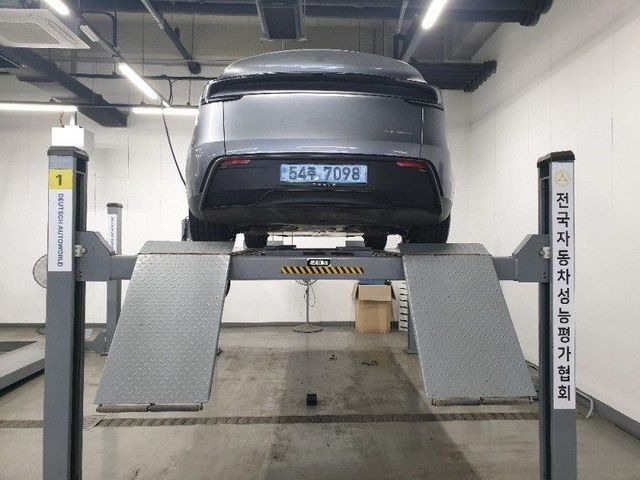 Tesla Model Y 2025 — inspection photo 2