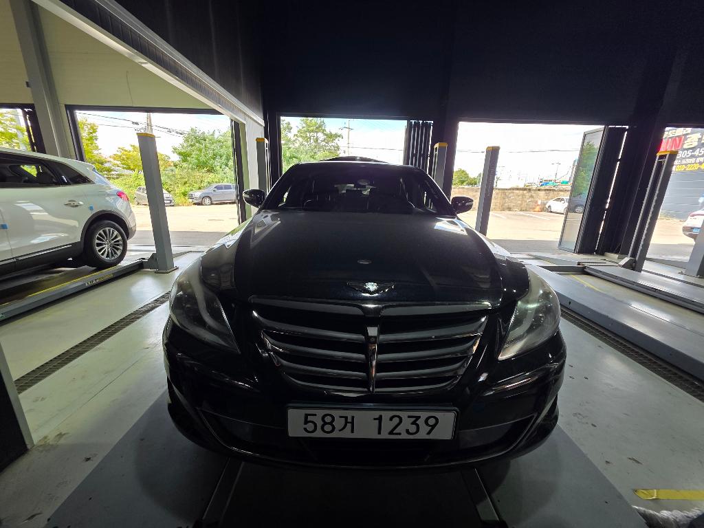 Hyundai Genesis 2012 — inspection photo 1