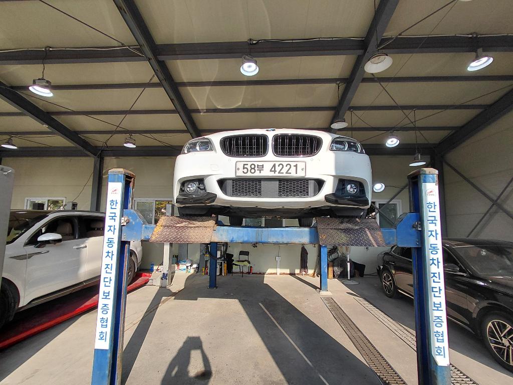 BMW 5-Series 2016 — inspection photo 1