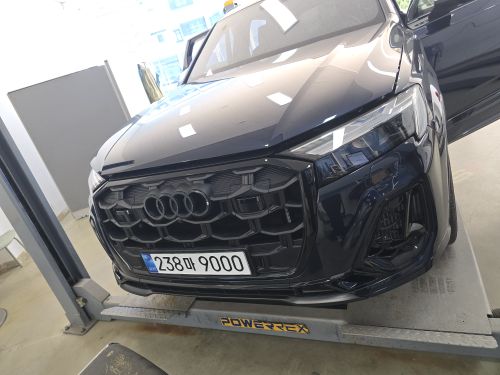 Audi SQ7 2026 — inspection photo 1