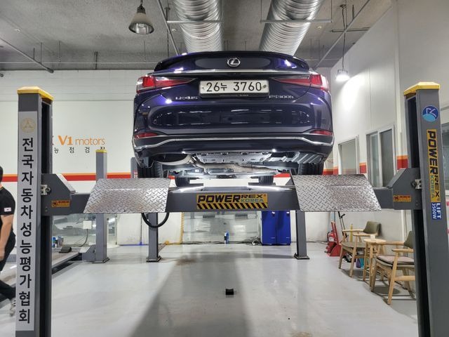 Lexus ES 2019 — inspection photo 2