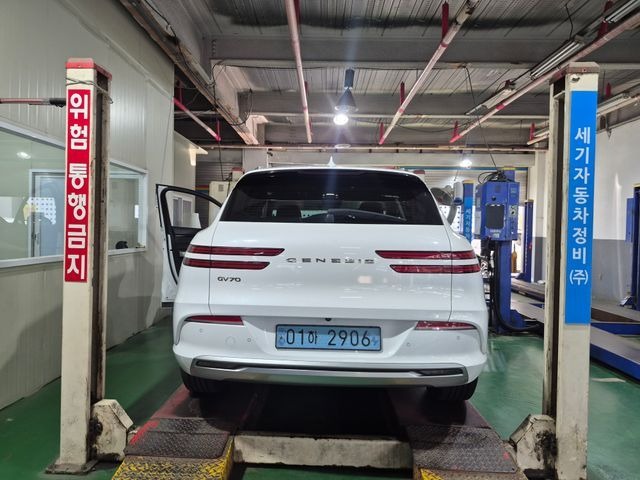 Genesis GV70 2022 — inspection photo 2
