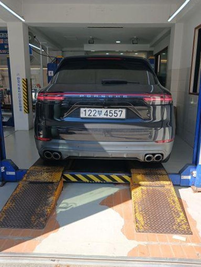 Porsche Cayenne 2019 — inspection photo 2