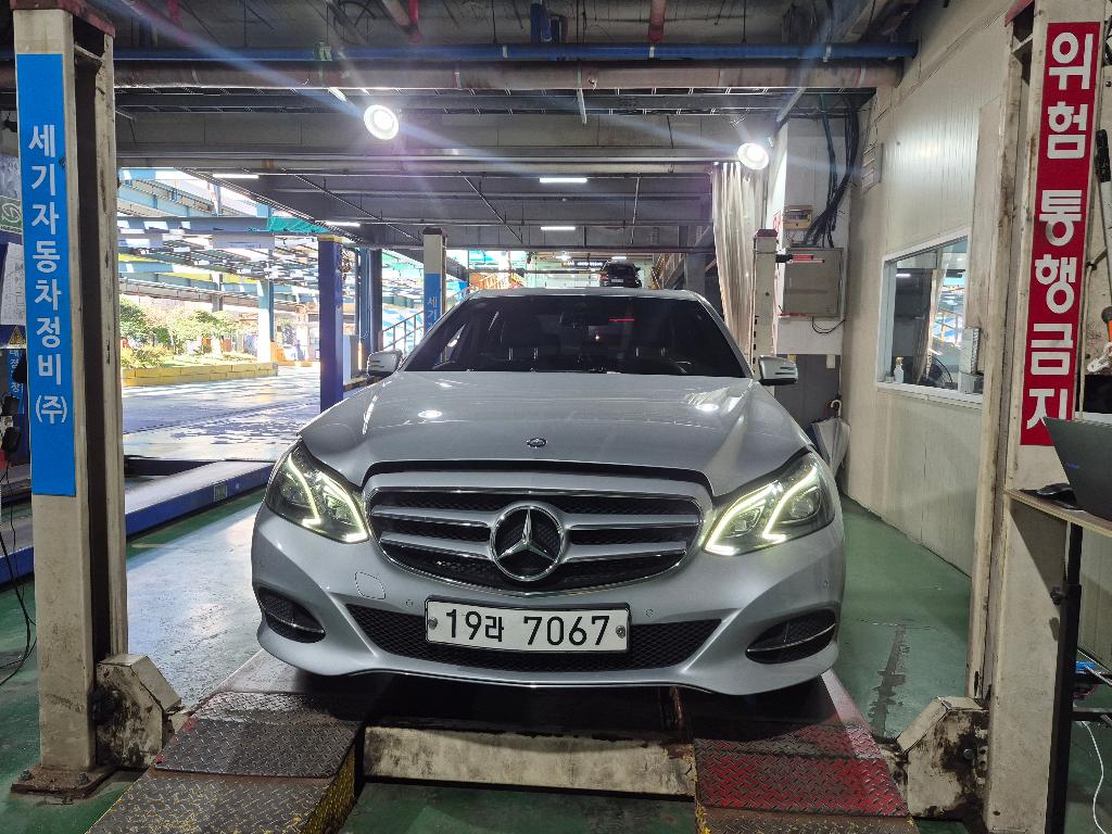 Mercedes-Benz E-Class 2014 — inspection photo 1