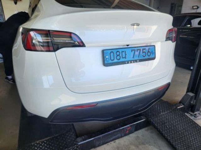 Tesla Model Y 2024 — inspection photo 2
