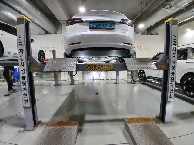 Tesla Model 3 2022 — inspection photo 2
