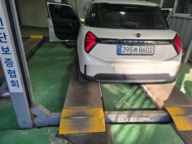 Mini Cooper 2025 — inspection photo 2
