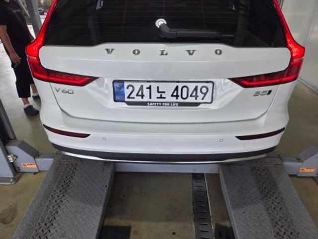 Volvo V60 2025 — inspection photo 2