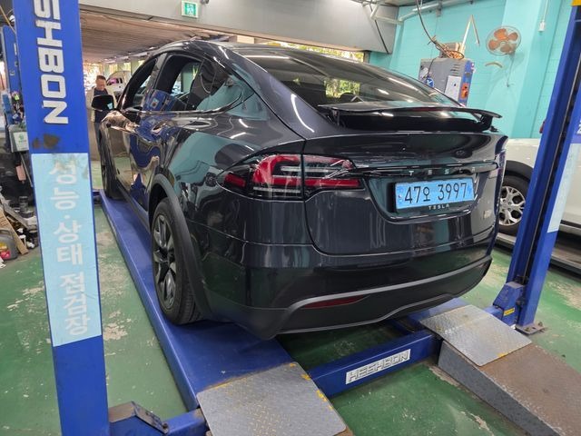 Tesla Model X 2024 — inspection photo 2