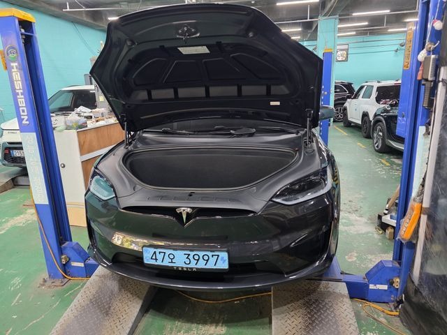 Tesla Model X 2024 — inspection photo 1
