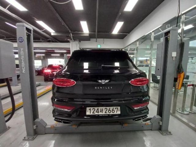 Bentley Bentayga 2023 — inspection photo 2