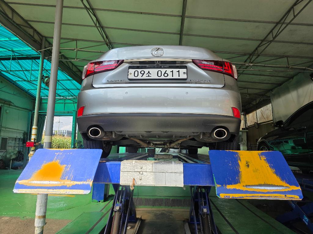 Lexus IS 2016 — inspection photo 2