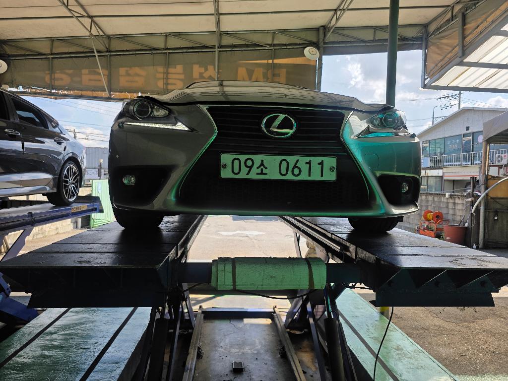 Lexus IS 2016 — inspection photo 1