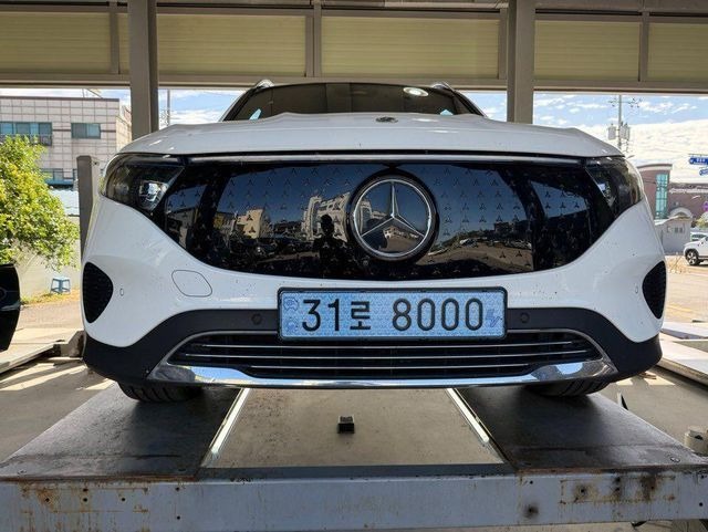 Mercedes-Benz EQB 2026 — inspection photo 1