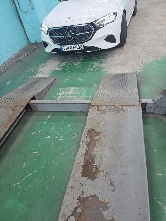 Mercedes-Benz E-Class 2025 — inspection photo 1